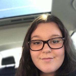 Meet your Posher, Holly